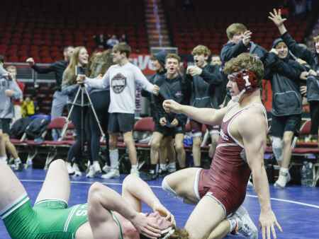 State wrestling notebook: Independence completes comeback in duals semifinals