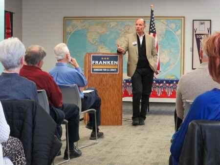 Franken speakes to constituents in Mt. Pleasant