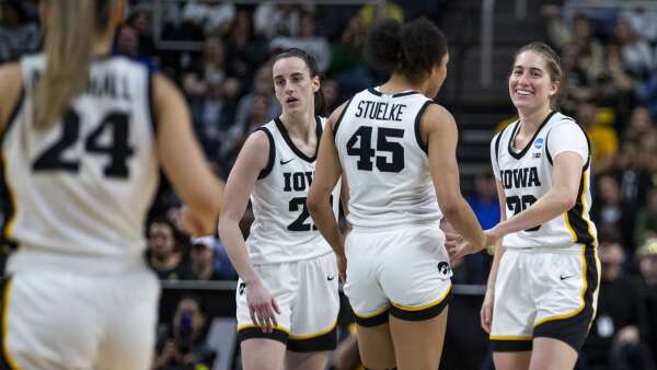 Photos: Iowa women’s basketball defeats Colorado in Sweet 16