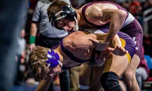 1A boys’ state wrestling: Brody Neighbor highlights Alburnett’s strong Thursday