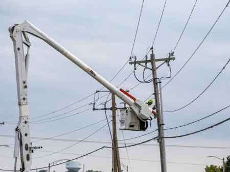 Energy companies discuss power grid’s ‘aging system’