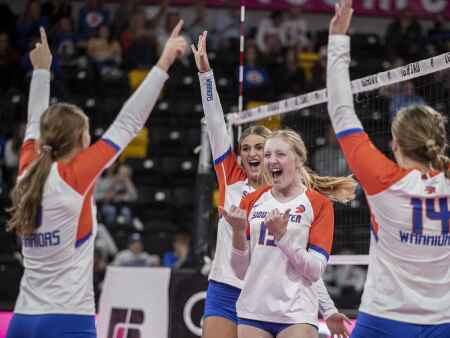 State volleyball photos: West Liberty vs. Sioux Center