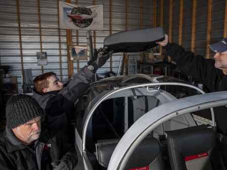 Marion man finishes building airplane 15 years later