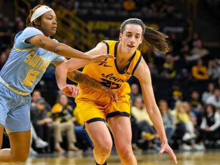 Caitlin Clark is ‘perfectly fine,’ and Iowa is 1-0, again