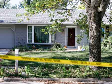 Cedar Rapids police: Teen stabbed parents to death