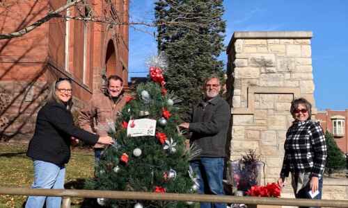 Carnegie museum announces second year of Christmas tree fundraiser
