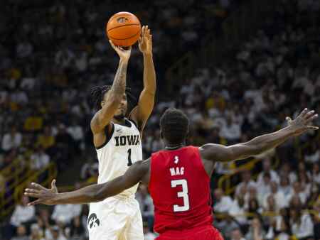 Hawkeyes hang a big number on defense-minded Rutgers and win