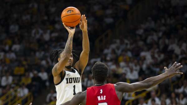 Hawkeyes hang a big number on defense-minded Rutgers and win