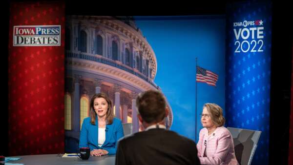 House rivals appeal to bipartisanship in first debate