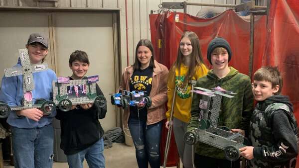 WMU students learn robotics