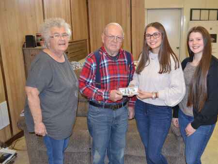 Pekin students fundraise for Ollie couple who lost house to fire