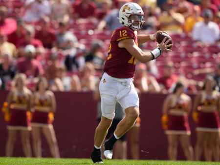 Hunter Dekkers delivers in first start for Iowa State