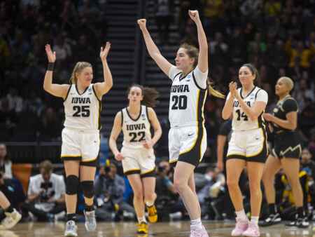 Iowa moves on to Elite Eight with big second half against Colorado