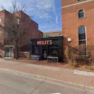 New Iowa City bar opens in old Mosley’s