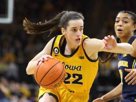 With B1G title at stake, Caitlin Clark got even better