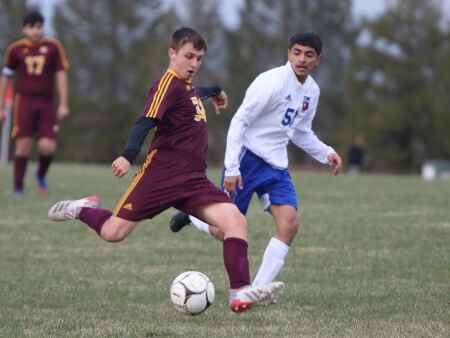 Mt. Pleasant boys soccer splits weekend games