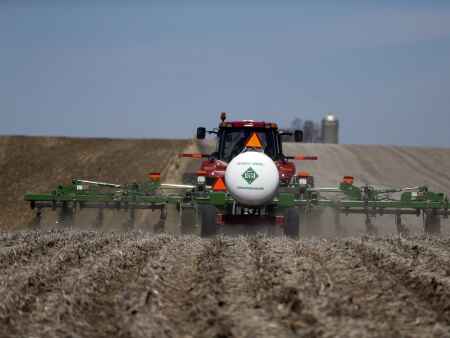 Iowa fertilizer sales up 14 percent, despite rising costs