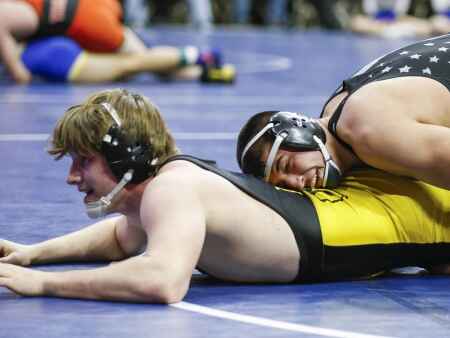Maquoketa Valley upper weights bring their ‘gas tanks’ to state
