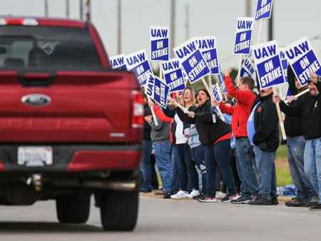 UAW rejects latest Deere contract proposal