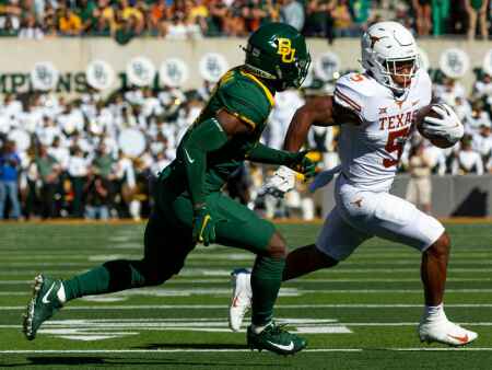 5 Texas players to watch against Iowa State